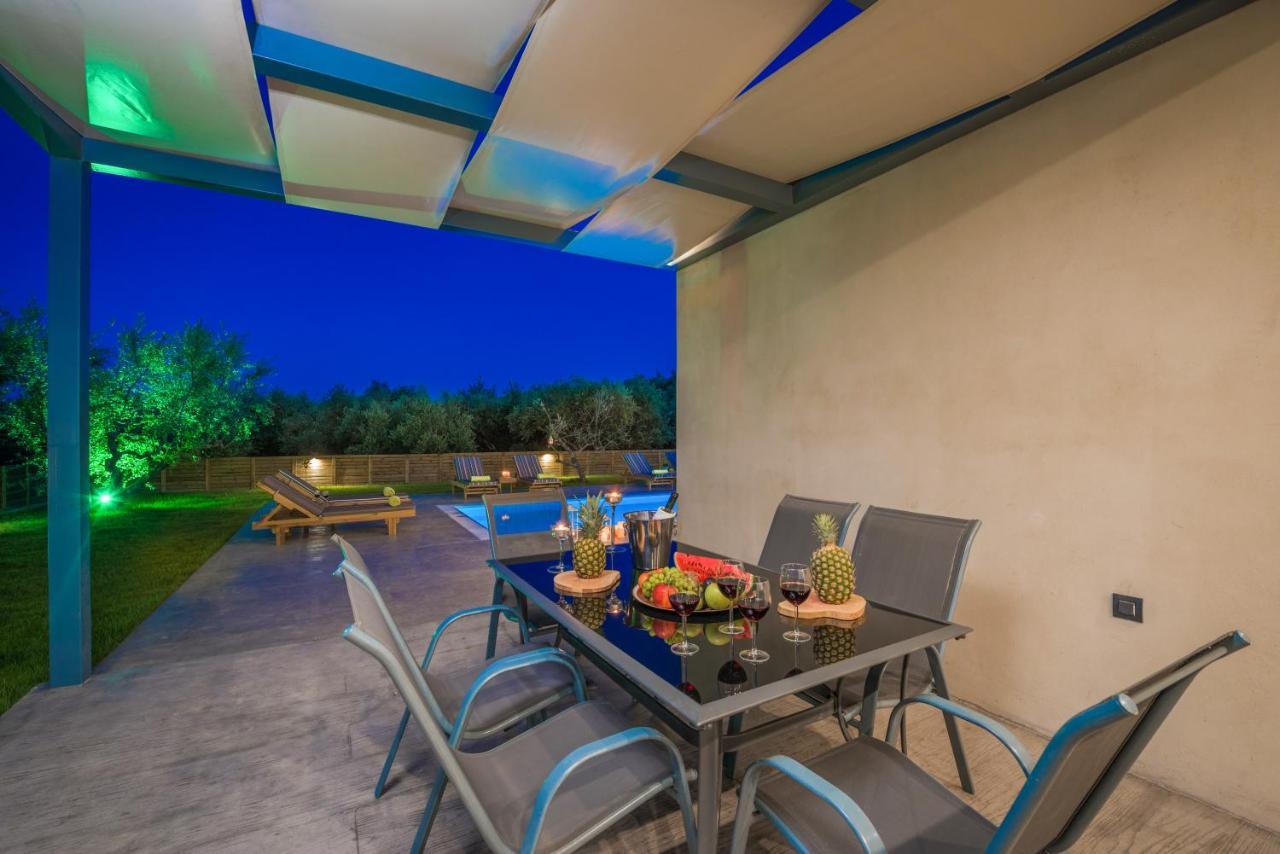 Natura Verde Villas Fiolítis 外观 照片